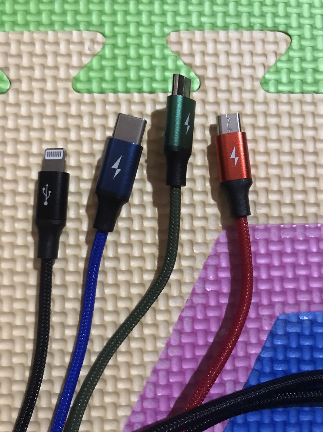 Mình đã đặt mấy Sop mẫu dây này. 
Nhà đông người nên mình mua 4,5 cái. 
Mỗi Sop một giá khác nhau nên để dùng thử xem chất lượng thế nào?