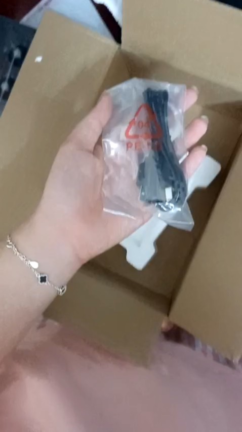 OK. Win xài thoải mái, kén macbook các dòng cao. Chưa thử các phần mềm thu âm khác, nhưng đối với Logic pro X thì xài bản từ 10 trở xuống là OK.