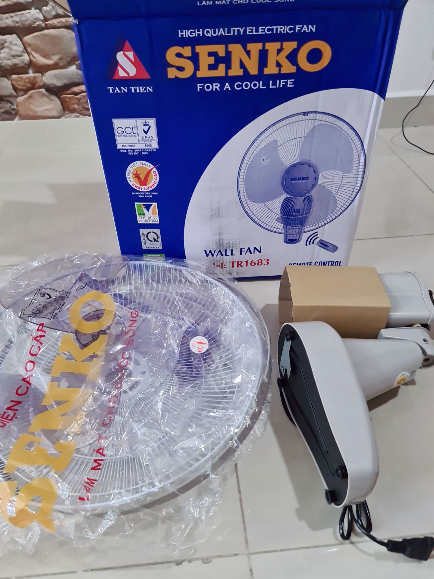 giao sai sản phẩm ko đúng vs hình ảnh thực tế. mua quạt lửng mà giao quạt treo tường giao sai sản phẩm ko đúng vs hình ảnh thực tế. mua quạt lửng mà giao quạt treo tường
