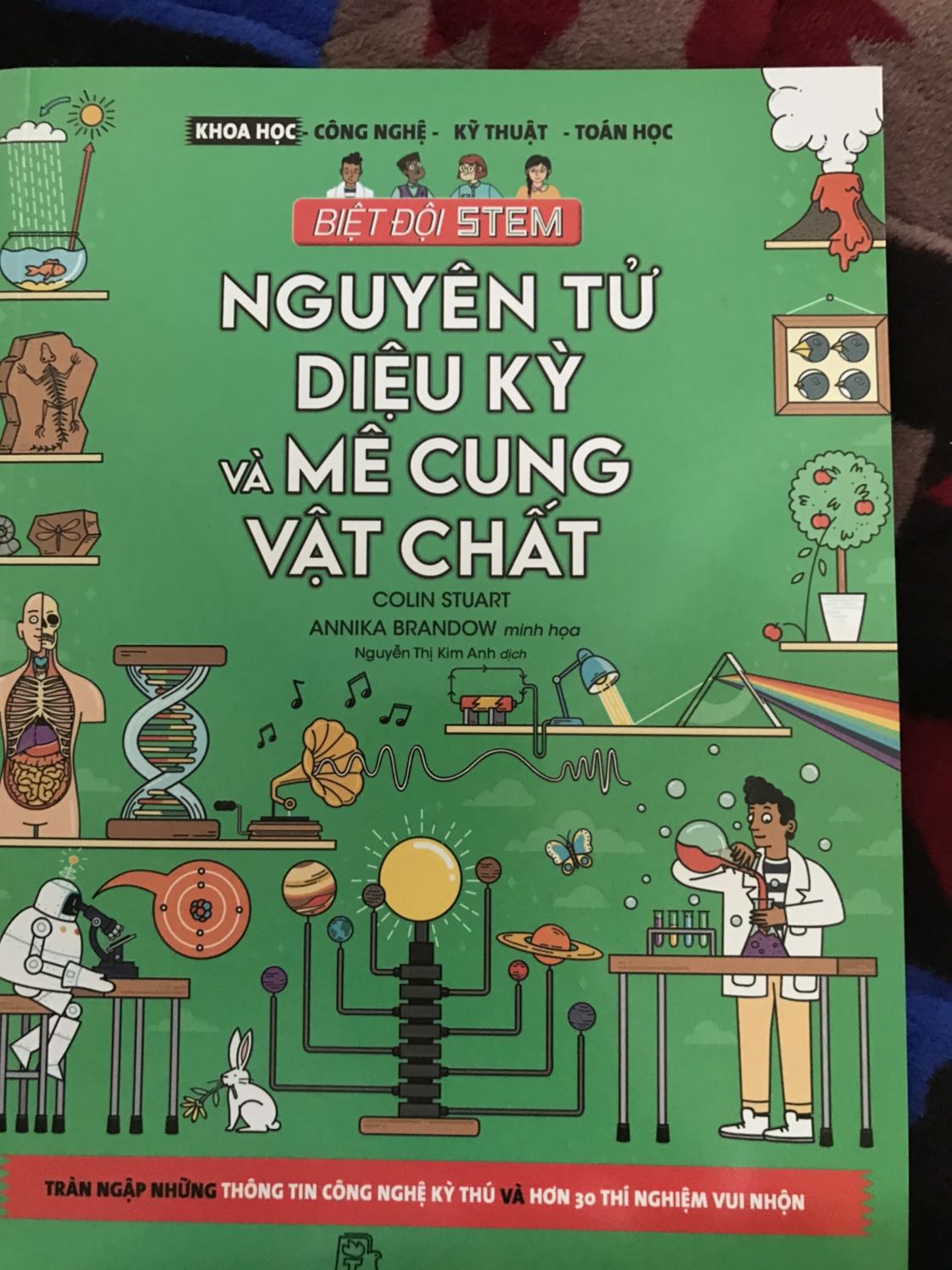 Sách siêu đẹp, in nét. Hình minh hoạ phong phú, sinh động. Các kiến thức dễ hiểu :d