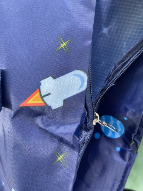 155k cho 3 túi. 
Giao hàng nhanh. Đóng gói hàng cẩn thận. 
Tuy nhiên sản phẩm may bị lỗi. 1 túi tuột chỉ như hình chụp
Túi kích thước rộng nhưng lại mỏng.