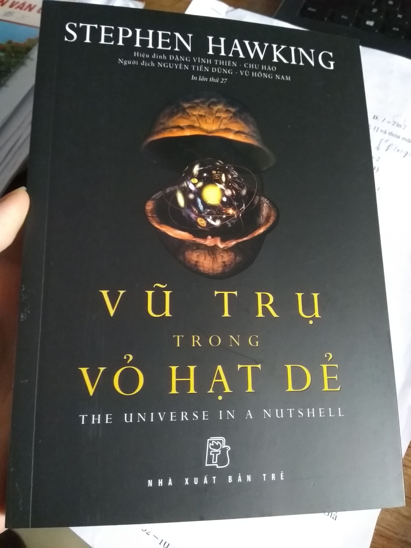 - tiki giao hàng cực nhanh
- sách dc bọc một lớp nilon mỏng bảo vệ
sách cực xịn tuy chưa đọc nhưng xem qua có cực nhiều hình ảnh giải thích ( xem qua thấy hình ảnh cực chi tiết chứ ko phải cho đẹp)
Sách của Stephen Hawking thì phải hay rồi