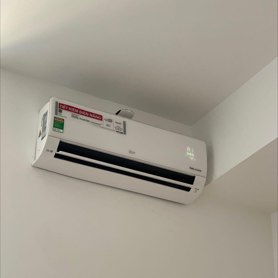 máy hoạt động rất tốt, có chức năng tạo ion, lọc và đánh giá không khí, dùng khác biệt hẳn so với các loại khác trong cùng tầm tiền