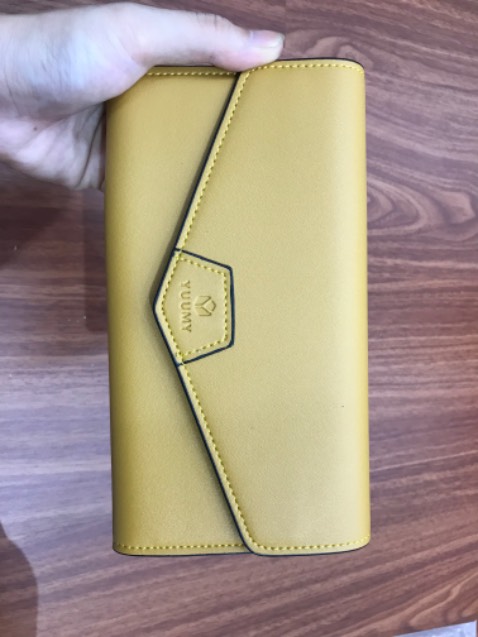 ví màu sắc tươi sáng , tiện lợi khi dùng ạ , da mềm mịm , đựng thẻ giấy tờ raat gọn là ạ ❤️❤️ sẽ luôn ủng hộ shop nhiều hơn ạ