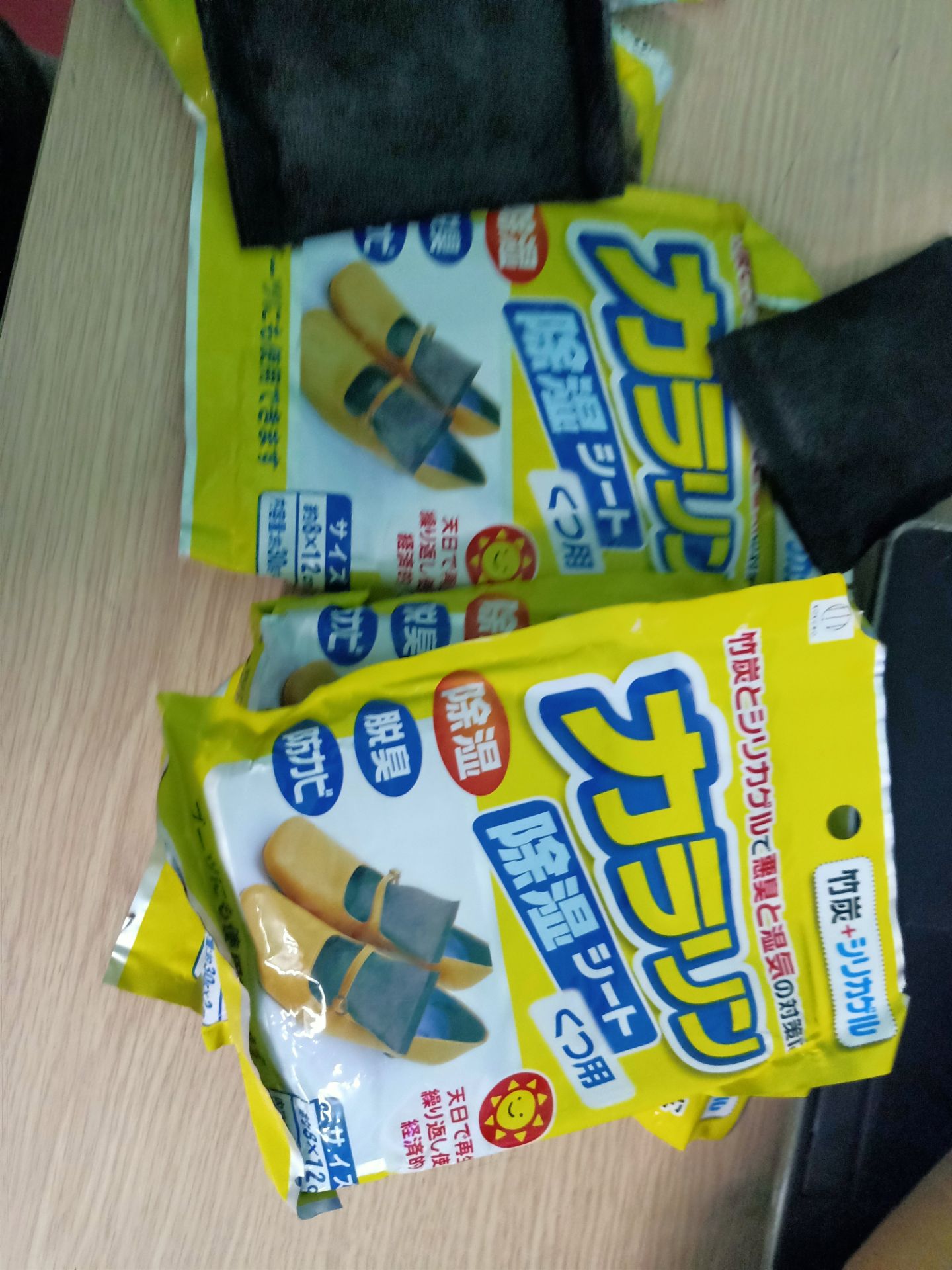 Giao nhanh, đầy đủ hàng, cơ mà mẫu này bịch hơi cứng so với mẫu cũ nhỉ!??