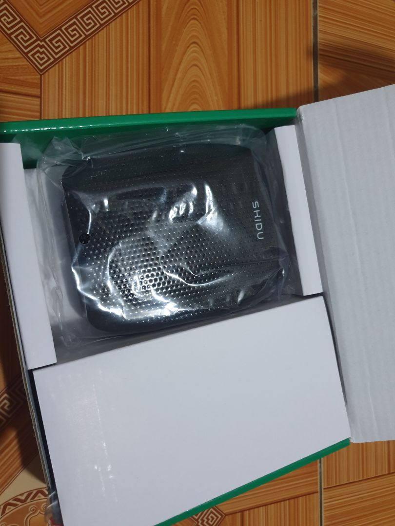 Nhỏ gọn, chất lượng tốt, âm thanh rõ không bị rè hay hú. Giá cả hợp lý và giao hàng nhanh.
Vì chất lượng tốt nên đã mua 3 cái. Nói chung hài lòng.