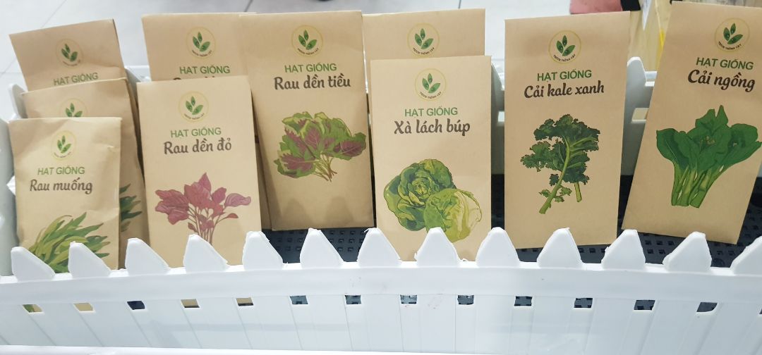 Mua shop 8-9 món mà chia 3 đợt ship tốn kém phí  quá (!) 

còn sp tốt đúng như bán