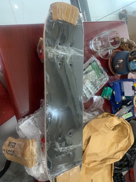 Treo đầu dê bán thịt ***.
Không giống mẫu, ván thì yếu ớt .
*** quần thí pà