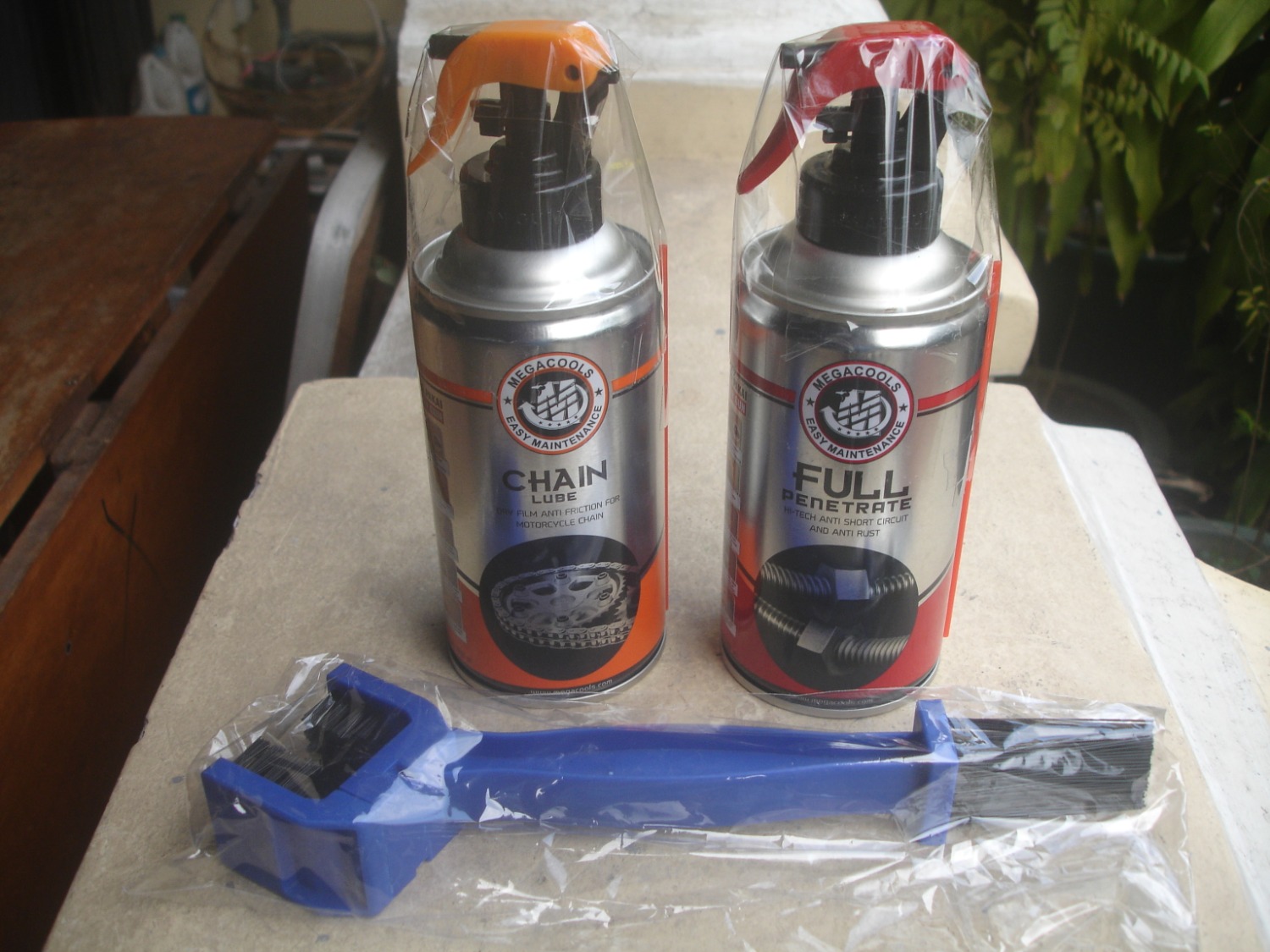 Hàng nhận được giống y hình khi đặt mua. Shop đóng gói kỹ càng. Rất thích bàn chải 3D tặng kèm. Cám ơn shop.