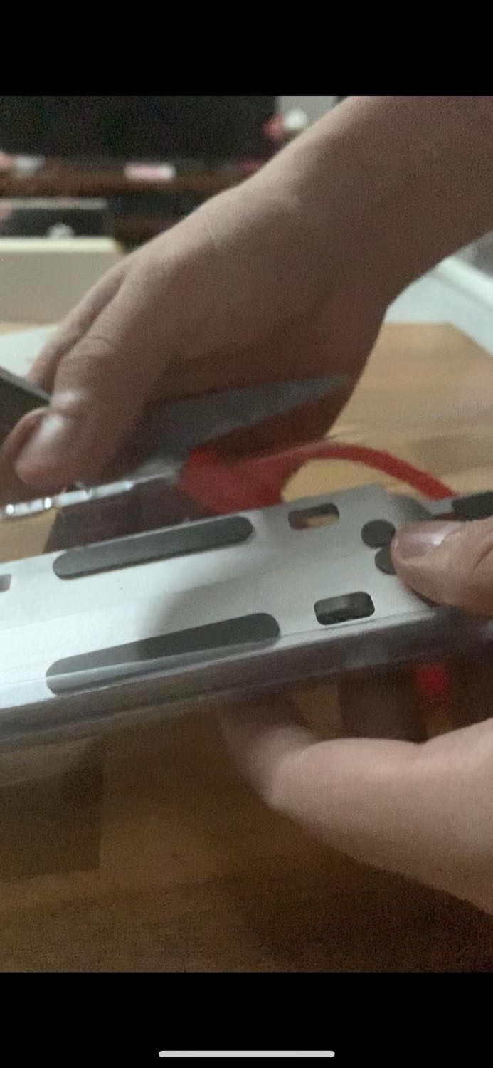 Hàng lỏng lẻo+ giao thiếu túi vải bên ngoài, hỏi shop thì shop bảo để bảo vệ môi trường( học apple bay gì). Khuyên chân thành các bạn đừng tiếc mấy chục mua shop khác ổn hơn mua ở đây còn mang bực thêm vào người. Thân