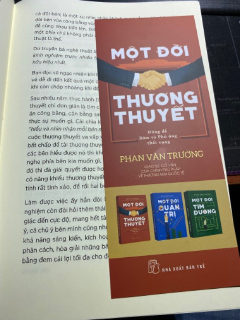 Tuyệt vời. Sách in trên giấy và bìa rất đẹp.