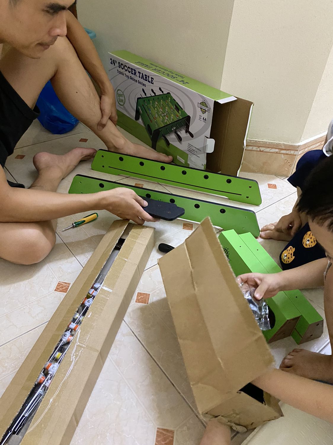 Không có hướng dẫn sử dụng. Không có mặt sân thì làm sao lắp được shop ơi? Hnay đúng ngày mang về cho bé mà tụt hứng quá. Khổ thân các con háo hức mãi.