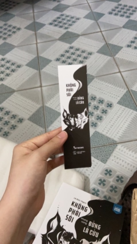 Sách bọc gói cẩn thận, giao hàng nhanh. Đặc biệt là mình thấy sách rất hay và bổ ích, đọc cuốn lắm