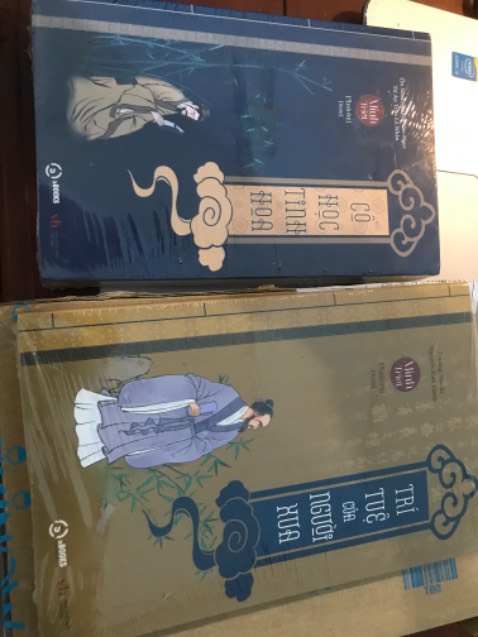 Nội dung cuốn sách thì miễn bàn vì đây là bao nhiêu bài học của đời xưa đã đúc kết. Bản in mới nay khá đẹp. Đóng gói cẩn thận. Nhưng giao hàng hơi lâu, có lẽ vì giao từ Nam (Sài Gòn) ra Bắc (Lạng Sơn). :)) ^^ Nội dung cuốn sách thì miễn bàn vì đây là bao nhiêu bài học của đời xưa đã đúc kết. Bản in mới nay khá đẹp. Đóng gói cẩn thận. Nhưng giao hàng hơi lâu, có lẽ vì giao từ Nam (Sài Gòn) ra Bắc (Lạng Sơn). :)) ^^