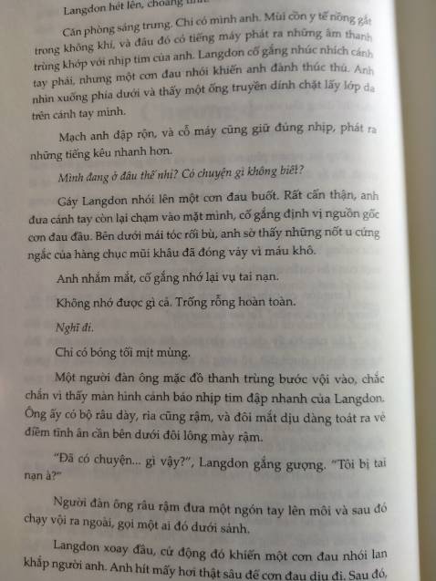 - Về giao hàng: Giao trễ 1 ngày, shipper vẫn được. Chung quy thì vẫn được.
- Về sản phẩm: Sách rất thơm nhưng đóng gói vẫn chưa ổn, sách bị nhăng nhiều chỗ, cũng thật may là không bị rách. Tuy chưa đọc nhưng rất mong đợi chất lượng của tác phẩm.