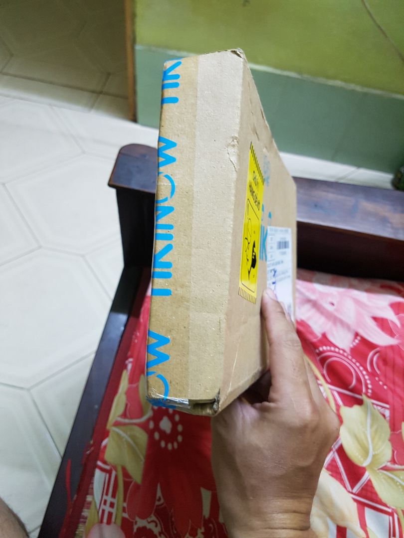 sản phẩm đóng gói cẩu thả. khi mua hàng tôi đã gọi tổng đài nhờ đóng gói kỹ, nhưng rốt cuộc đóng gói và giao hàng quá cẩu thả. chỉ bỏ ổ cứng vào hộp tiki, khi giao tới thì hộp móp méo luôn. sản phẩm đóng gói cẩu thả. khi mua hàng tôi đã gọi tổng đài nhờ đóng gói kỹ, nhưng rốt cuộc đóng gói và giao hàng quá cẩu thả. chỉ bỏ ổ cứng vào hộp tiki, khi giao tới thì hộp móp méo luôn.