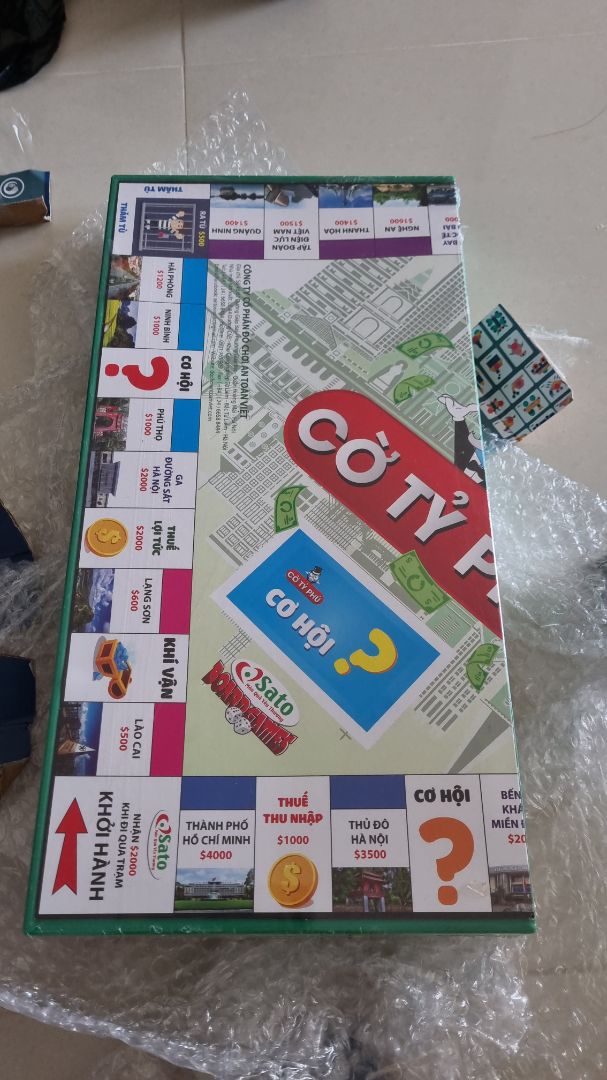 Giao hàng nhanh. Màu sắc đẹp. Có tặng kèm xúc xắc gỗ lớn, các bạn nhỏ rất thích. Chơi vui