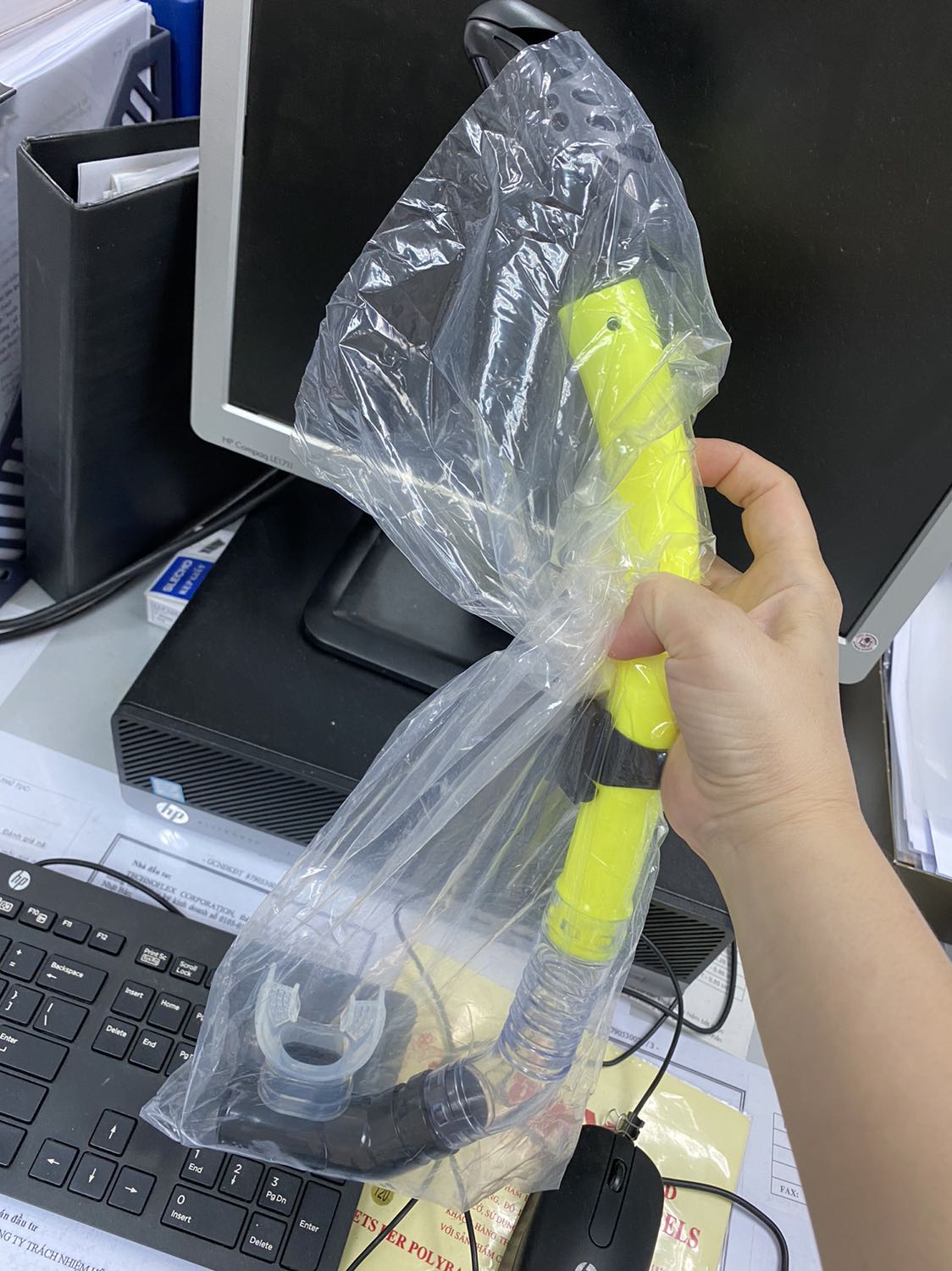 Kính đẹp xịn sò, mua được giảm giá sâu, rất đẹp và chắc chắn. Giao hàng cực nhanh. 9h sáng đặt tới trưa là có kính ở nhà. Rất đáng mua.