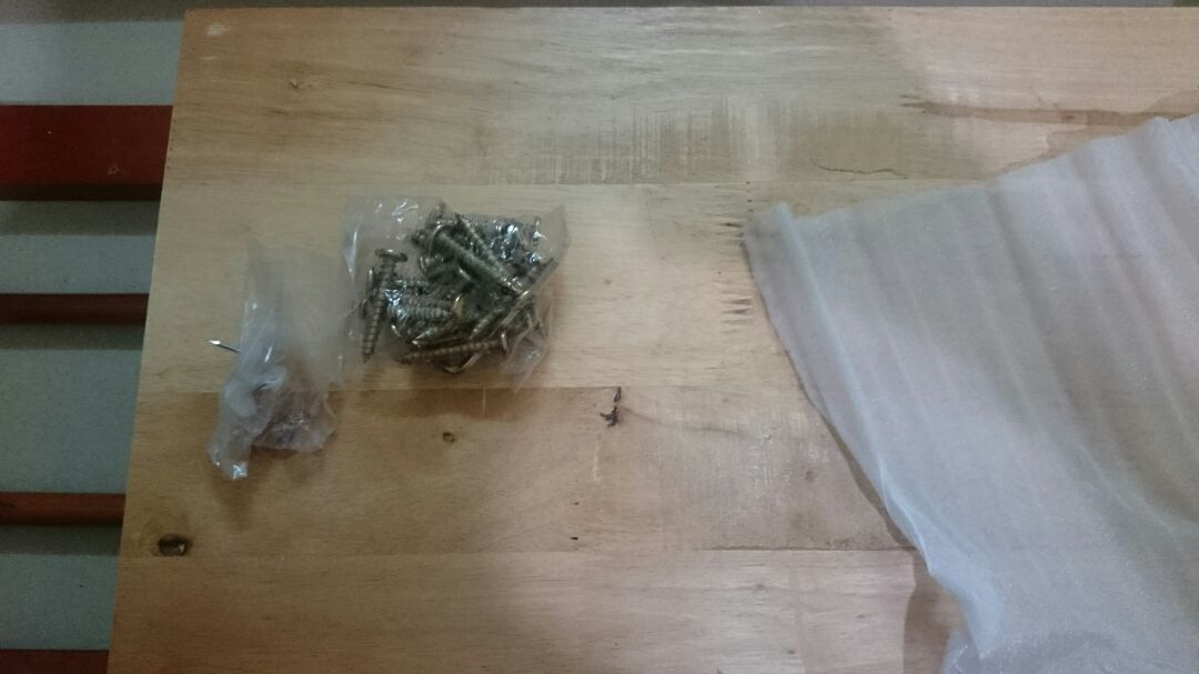 Kích thước có hơi sai khác so với thông tin đăng trên Tiki. Về chất lượng gỗ của các miếng ghép thì rất OK. Đóng gói chưa được cẩn thận lắm, không có các miếng lót hay dây cố định các miếng ghép với nhau nên vài miếng bị xước kha khá ảnh hưởng thẩm mỹ!