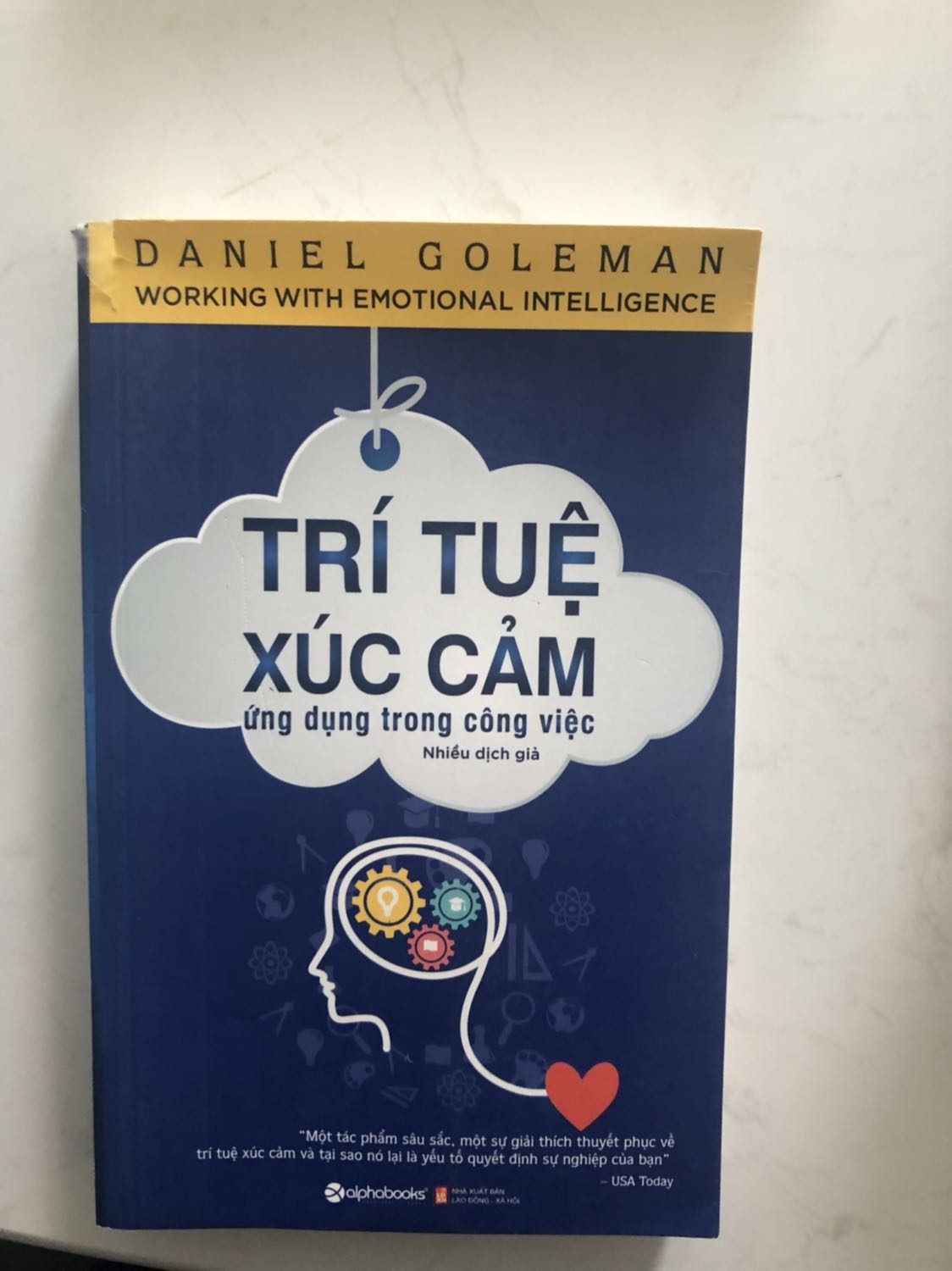 Mình nhận được cuốn sách cũ không khác gì đã qua sử dụng lâu rồi