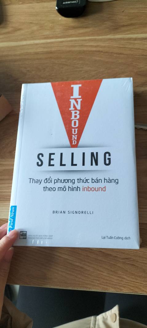 Thấy review ổn áp nên rước ẻm về. Công nhận hay phết, sales nên mua ạ.