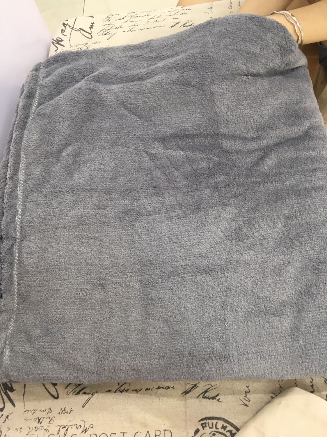 Mua hàng tại shop bao nhiên lần cũng ưng ý hết?. Chất lượng vải thích cực , mềm mà mát nữa cơ , giá thì siêu hạt dẻ , shop lại đóng gói hàng  rất  cẩn thận? 
Khui hàng ra mà ai cũng khen hàng chất lượng hết là ưng cái bụng rồi nè 
Sẽ ủng hộ shop dài dài nè ?