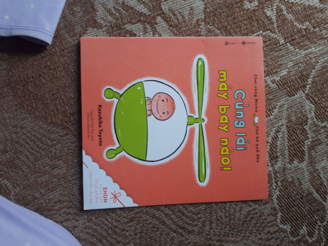 nhiều từ tượng thanh. bé thích những sách kiểu như vậy á.