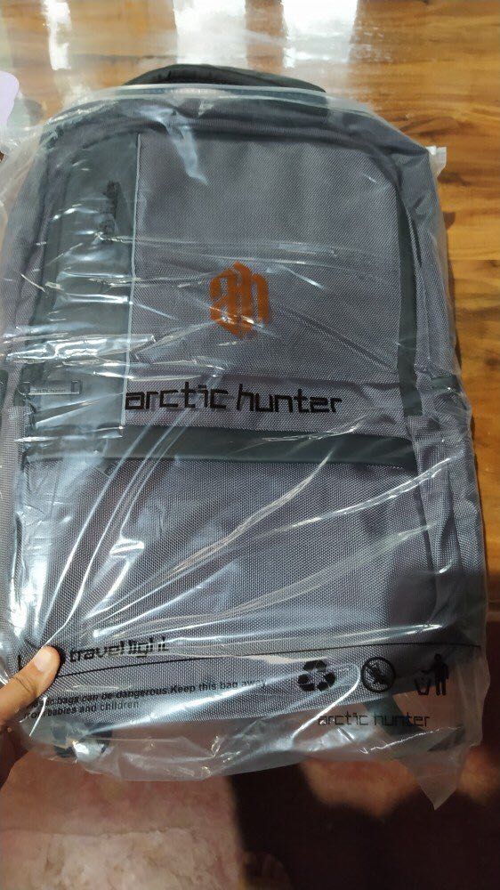 Ôi giòi ơi phải nói là tôi chọn đúng brand luôn í vừa đẹp sang - xịn - Xinh nhá . Ai do dự chốt đê kh phải lo đâu các bác !! ? yêu lắm có cả thư và sticker yêu lắm nhìu nữa , ngăn cũng to , đủ đựng có chống sốc nhaa !!