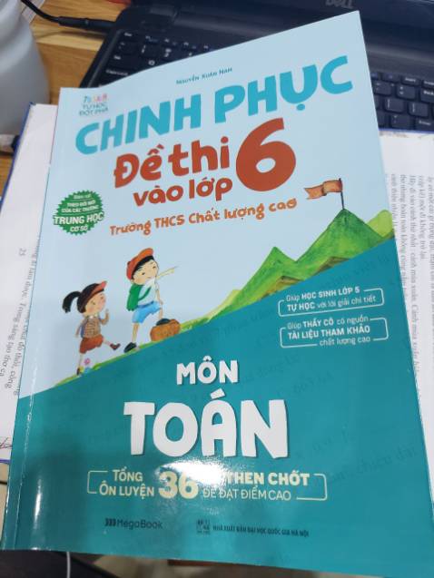 -sách mới toanh luôn,hàng có 2 ngày là về rồi.
-Thật sự mình rất ít lên đánh giá sách như thế này, mình mua sách về cho e mình học,mà mình thấy trình bày sách rõ ràng lắm.
-Nhiều đề làm đã với có đáp án chi tiết ở sau luôn,sách này bài hơi nâng cao so với lớp 6 nên dù mấy e có lật ra sau đọc thì cũng sẽ hơi khó hiểu nếu như không có người giảng lại.
-Tiki gói hàng siêu đỉnh.
-Sách cũng rẻ nữa mê ghê