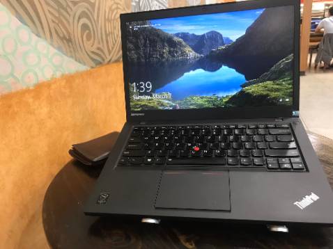 Tiki giao hàng nhanh chóng, chuẩn hàng chính hãng đóng gói cẩn thận, nhân viên giao hàng nhiệt tình và chu đáo - xứng đáng 5 sao. Sản phẩm chắc chắn, hữu dụng, thích nhất là có thể gấp gọn để trong túi đựng kèm rất lịch sự, quá tiện với người hay đi cafe như mình - chất lượng 5 sao.