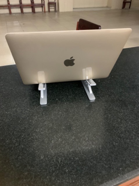 Mình nhận đc hàng r, sp y như quảng luôn ưng hết cả mình 
Tiki giao hàng thì siêu nhanh mới sáng htrc đặt hsau đã nhận đc hàng r. Đã v a ship còn nhiệt tình hỏi thăm cả sức khoẻ nhà mình chứ 🤣
Nhắn tin cho shop để hỏi về sp thì sp tư vấn quá nhiệt tình, nên mua nha cả nhà 🥳