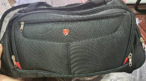 Túi đẹp, chắc chắn và xịn xò lắm nha. Các ngăn chia cũng hợp lý và tiện dụng, rất đáng tiền. Có phiếu bảo hành 2 năm luôn.