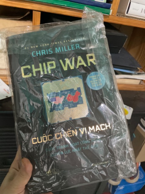 Sách thiết kế bìa đẹp, chắc chắn.
Nội dung sâu sắc mang đến nhiều kiến thức bổ ích giúp chúng ta hiểu thêm về công nghệ vi mạch trên thế giới.
Một cuốn sách đáng đọc