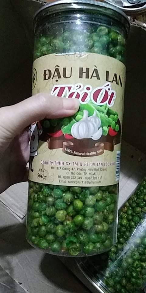 tiki giao hàng đúng hẹn.. mình đặt 2 hũ hạt điều, 2 đậu hà lan, 1 dong biển.. 1 lọ bị bung nắp.. mong shop kiểm tra hàng cẩn thận.. mình chưa ăn lên chưa đánh giá được. cho shop 4 sao