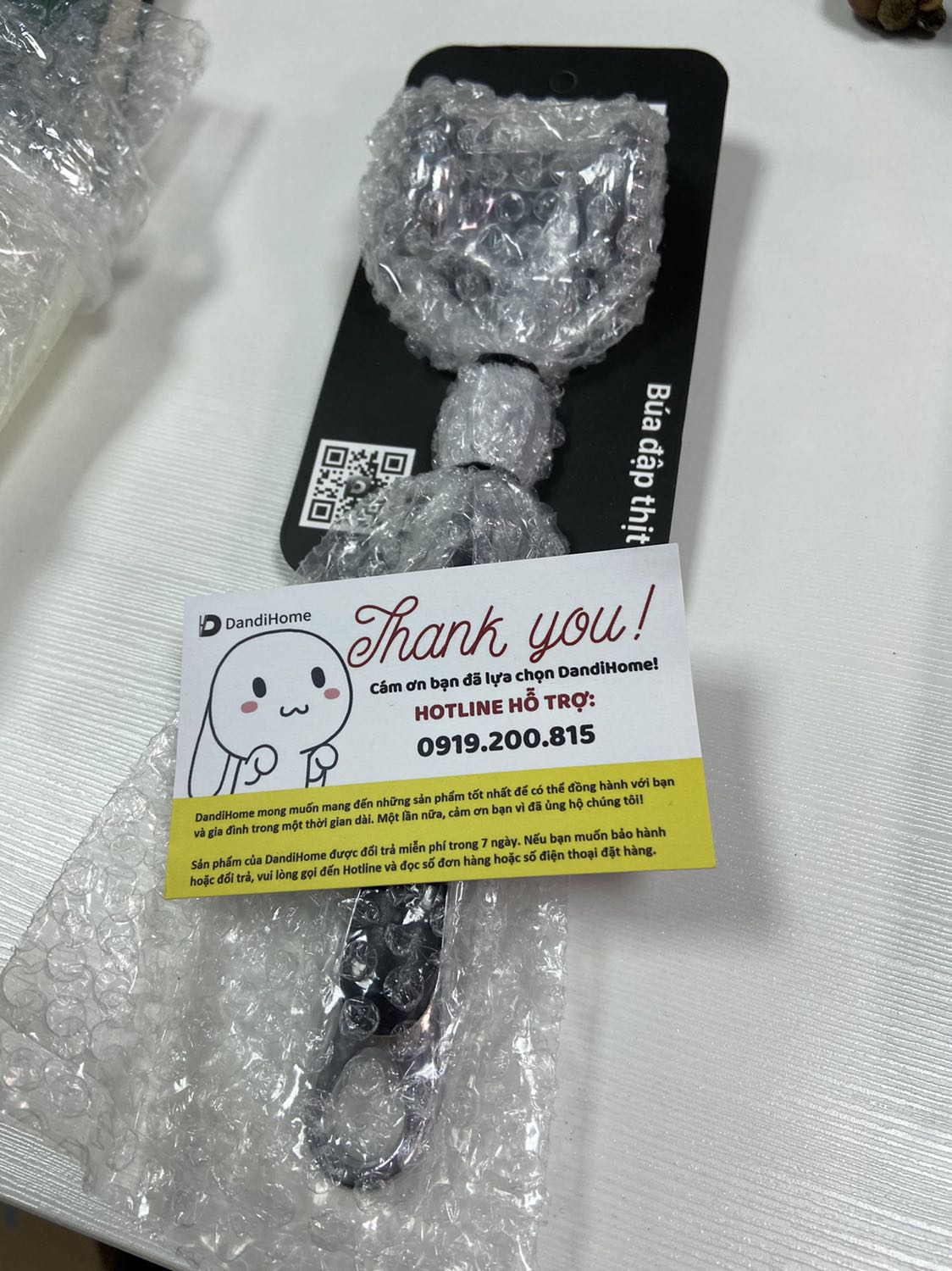 Sản phẩm đẹp, sắc xảo, cầm vừa tay, sáng loáng. Shop có cái card kèm theo khá chu đáo. Mọi ng có thể yên tâm mua bú đập thịt của shop này nhé.