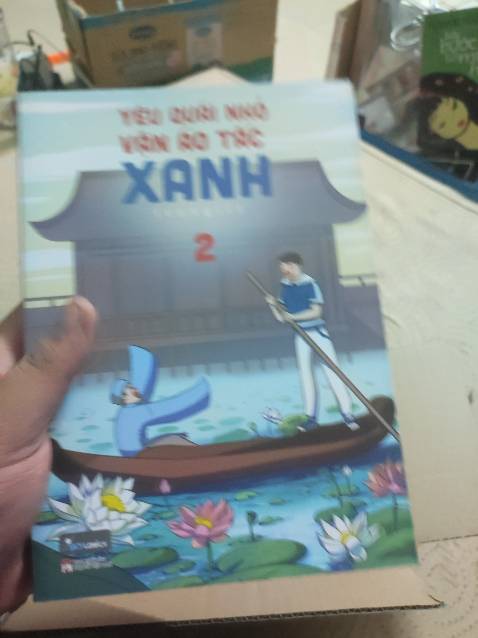 Nội dung hay nét vẽ xinh xỉu ảnh bìa cũng đẹp nữa nhìn mát mắt mà bookmark bị cong tý xíu buồn nhiều chút 😞