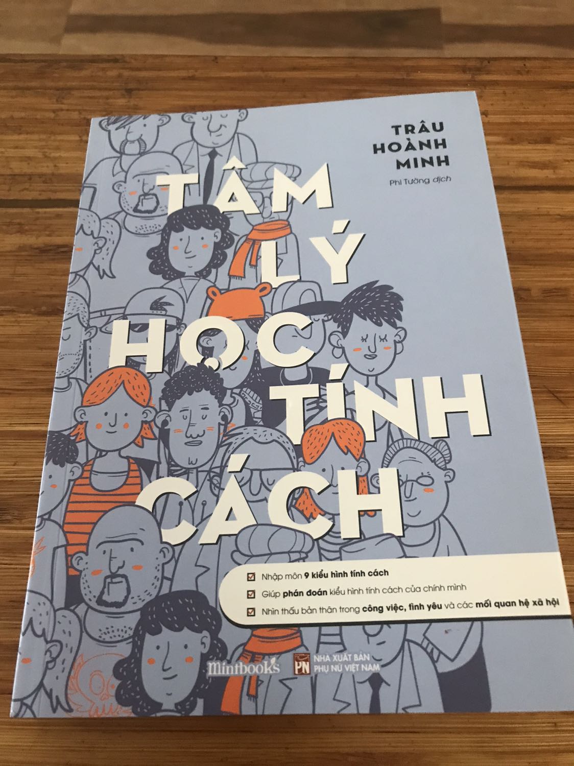 Gói hàng chắc chắn. Thời gian giao hàng rất nhanh. Sách đẹp, còn mới, nguyên vẹn và chất lượng. Nói chung là sản phẩm rất ưng và xứng đáng với giá tiền