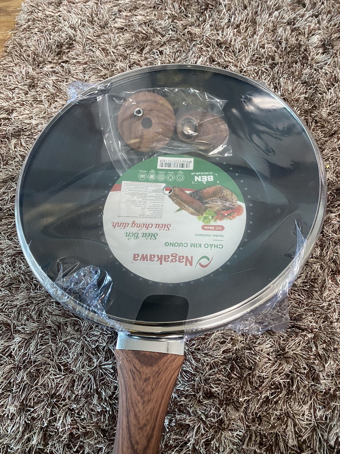 Hàng đẹp như hình, chảo rất đẹp, nhưng chưa nấu nên chưa biết, giao hàng rất nhanh, ship thân thiện