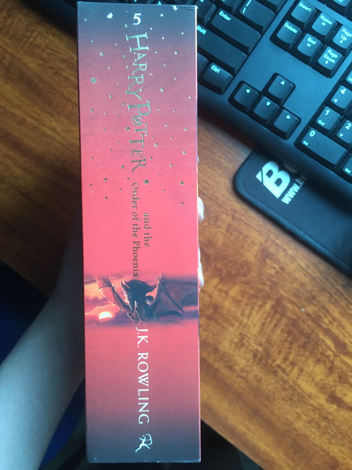 Hàng chất lượng tốt,nguyên seal mà lại  săn đúng sale nên giá rẻ,giao hàng nhanh.