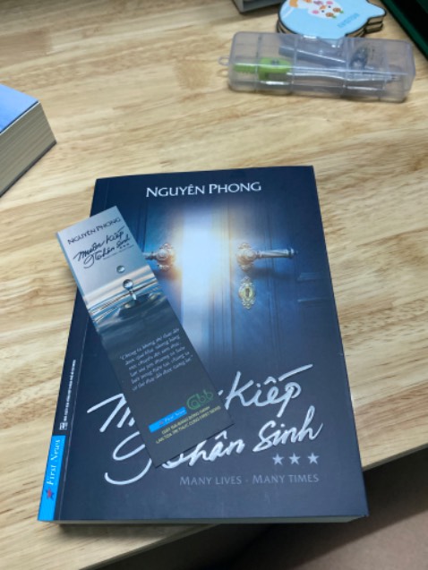 Sách đc đóng gói cẩn thận, in ấn đẹp ko nhoè chất liệu giấy tốt 10đ lun