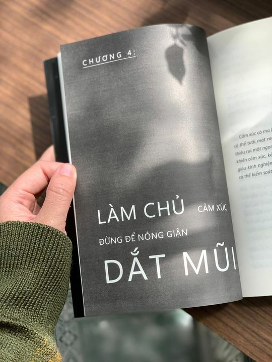 Về Giao hàng: Giao hàng nhanh
Về đóng gói: Tiki luôn tuyệt vời, gói đẹp
Về chất lượng sách: Tuyệt vời ông mặt trời
Về nội dung sách: toàn những tác phẩm bán chạy toàn cầu thì chất lượng không phải bàn.
Về giá cả: rẻ không tưởng

Xin cảm ơn TIKI ❤️❤️❤️
