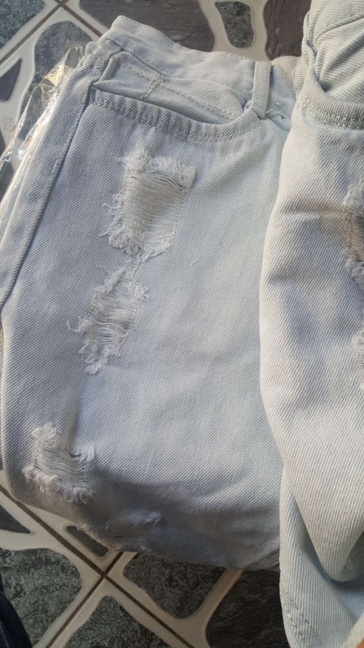 Vừa nhận được hàng đánh giá ngay cho nong. Shop gói hàng rất cẩn thận. Vải mềm, chất lượng, rất đáng để mua.