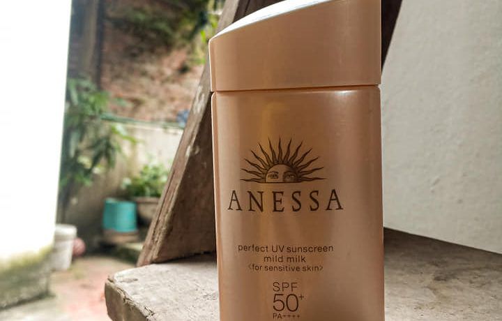 Mình chuyên dùng anessa thui, ko bết dính mà dễ thoa lên mặt, lâu trôi nữa. Khuyên ai đang chần chừ thì mua thử dùng đi đảm bảo thích mê 😄 Mình chuyên dùng anessa thui, ko bết dính mà dễ thoa lên mặt, lâu trôi nữa. Khuyên ai đang chần chừ thì mua thử dùng đi đảm bảo thích mê 😄