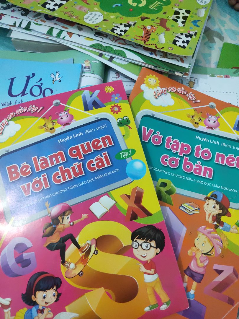 sách đẹp, có thêm phần tô màu nên bé rất thích
