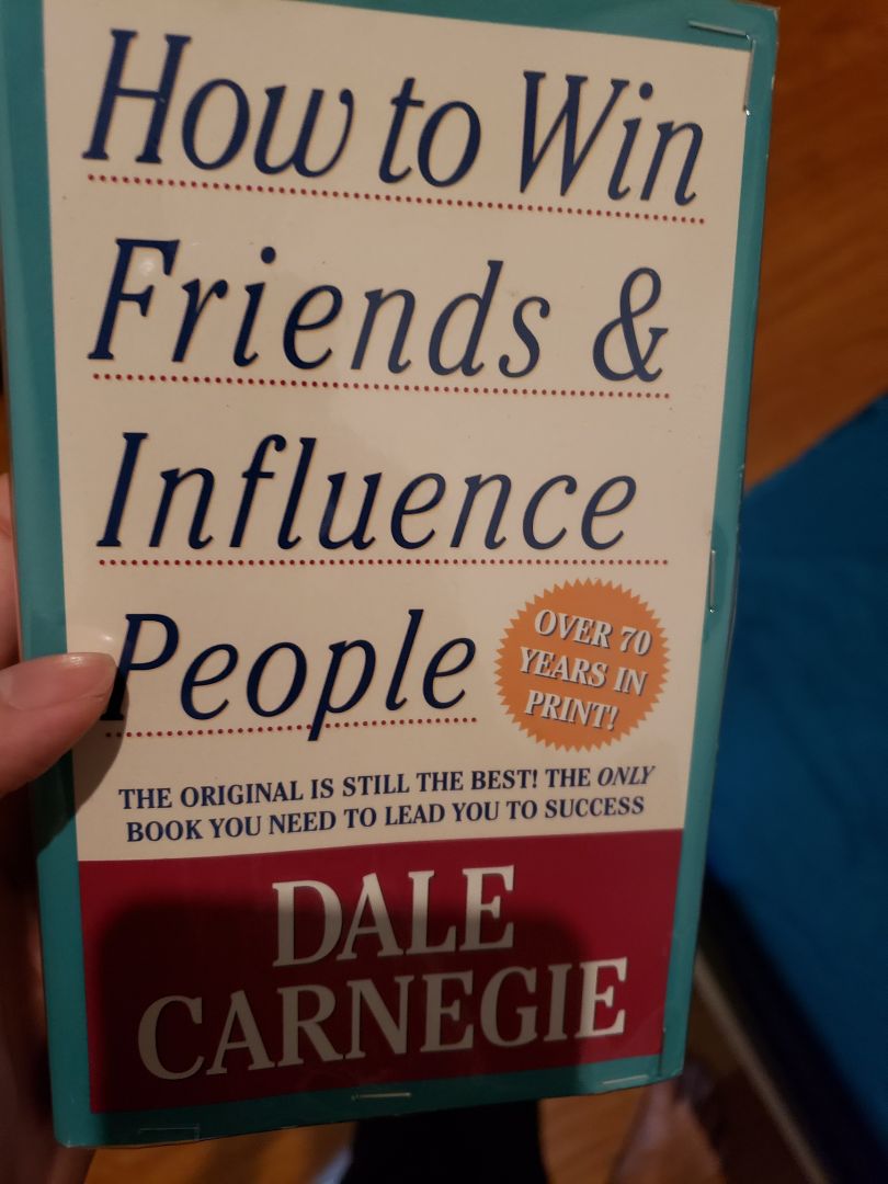 sách chất lượng , nhỏ gọn, chữ hơi nhỏ
giao hàng sớm hơn dự kiến ?