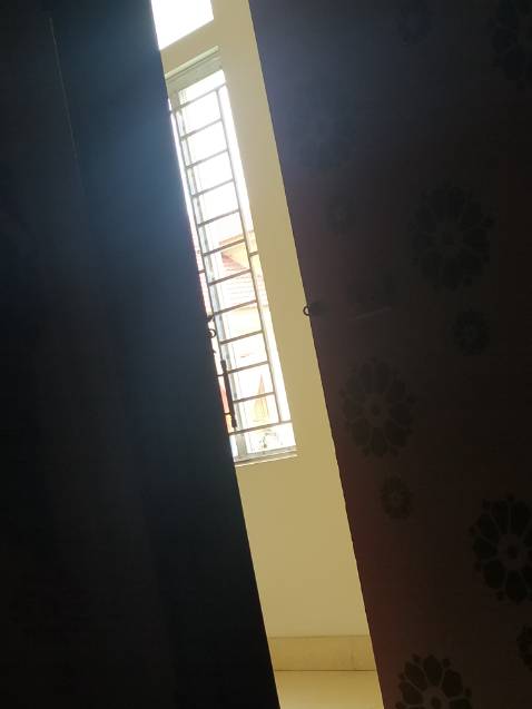 Sản phẩm chính hãng, chất lượng tốt, bôi lên da thấm nhanh, không bị bết dính, mùi thơm nhẹ. Shop giao hàng nhanh, đóng gói cẩn thận.