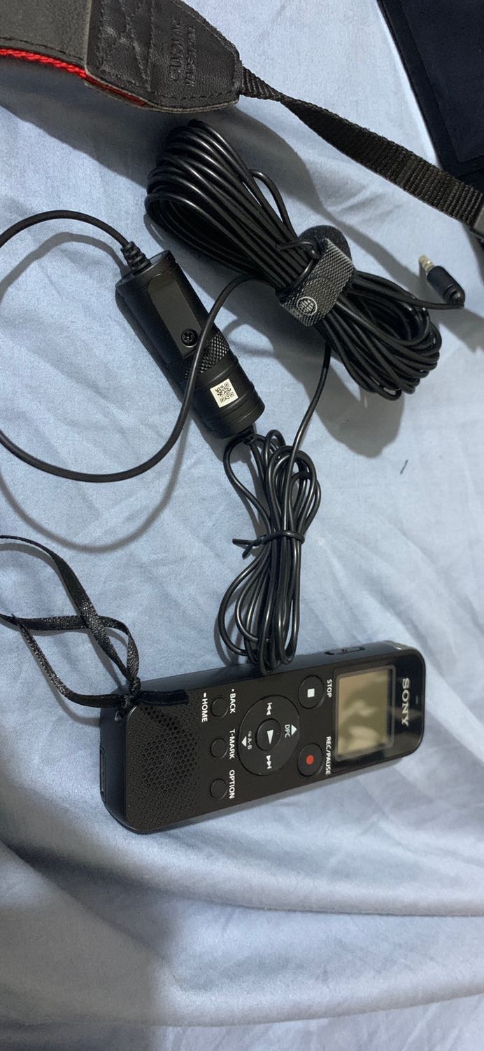 Thu âm vẫn nhiều tạp âm, mình thấy chất lượng tốt tầm giá nhưng với cái máy thu sony bên cạnh thì thấy chất lượng khi có và không có míc vẫn như nhau thôi. Mình muốn đổi để mua một chiếc khác đẳng hướng. Hơi đắt một chút nhưng vậy sẽ thu được chất lượng âm thanh tốt hơ