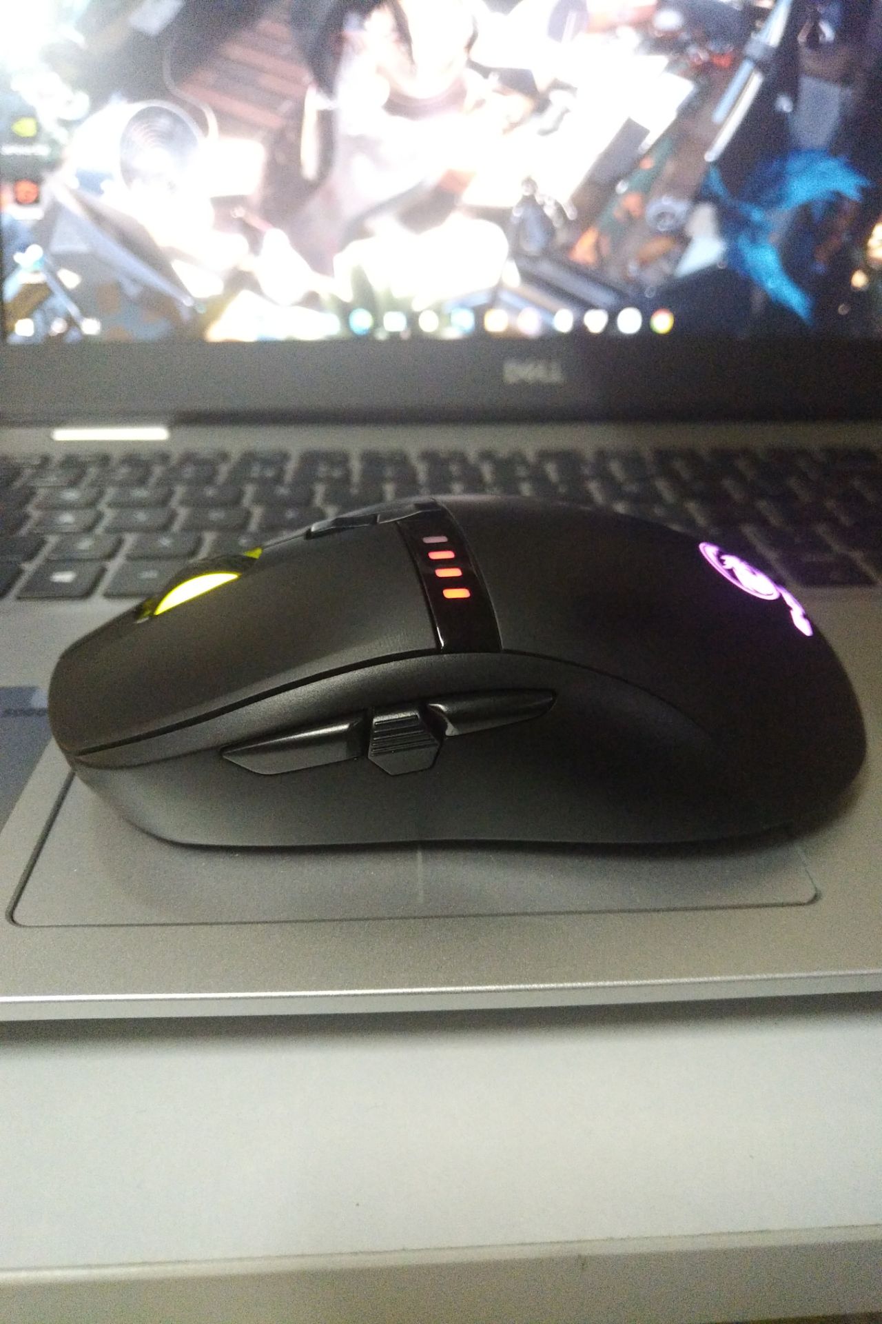 Chuột đẹp ngoài sức mong đợi, bao hộp đóng cũng rất đẹp, cứ như hàng cao cấp vậy. Kết nối tốt, đèn led sáng rõ, chuột nhìn rất có nét. Trải nghiệm rất thích, vote 5 sao liền. Chuột đẹp ngoài sức mong đợi, bao hộp đóng cũng rất đẹp, cứ như hàng cao cấp vậy. Kết nối tốt, đèn led sáng rõ, chuột nhìn rất có nét. Trải nghiệm rất thích, vote 5 sao liền.