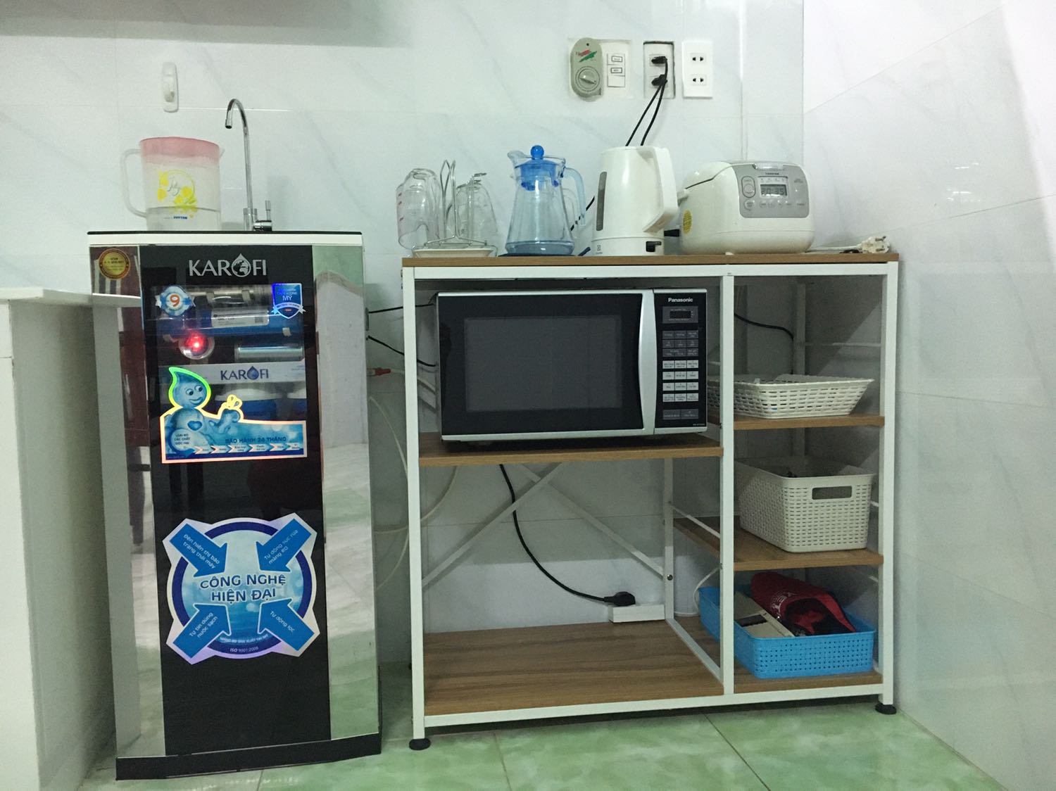 Giao hàng nhanh hơn mong đợi. Đóng gói cẩn thận. 
Mẫu mã và kích thước đúng như mô tả.
Sản phẩm đẹp hiện đại và tiện dụng