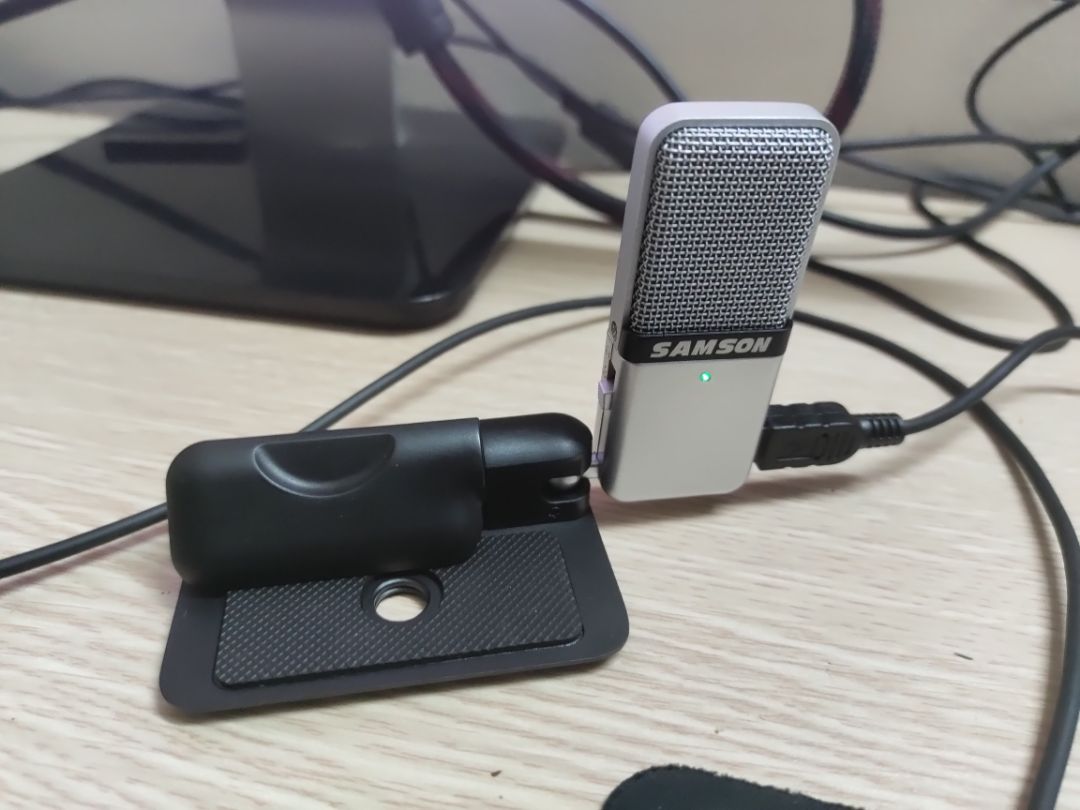 sau gần 1 năm sử dụng vẫn tốt, mic nhạy, thu âm rất tốt